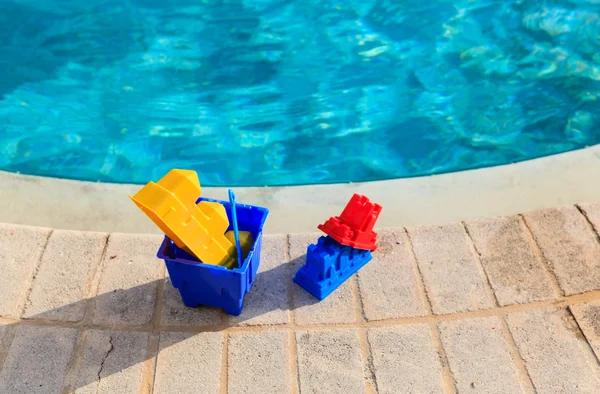 Choosing the Right Pool Contractor in Anaheim for Your Project